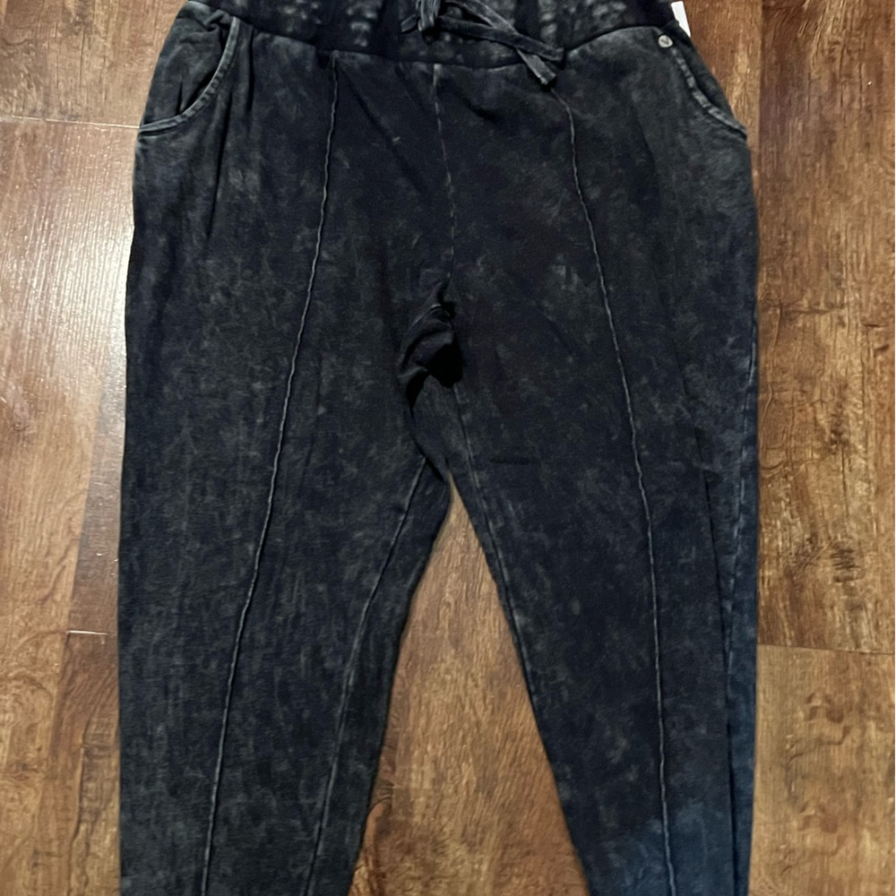 Cute Plus Size 18/20 Acid Washed Looking Jogger Pants (part of 2 piece set) NWT